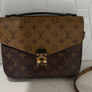 Louis Vuitton Pochette Métis
